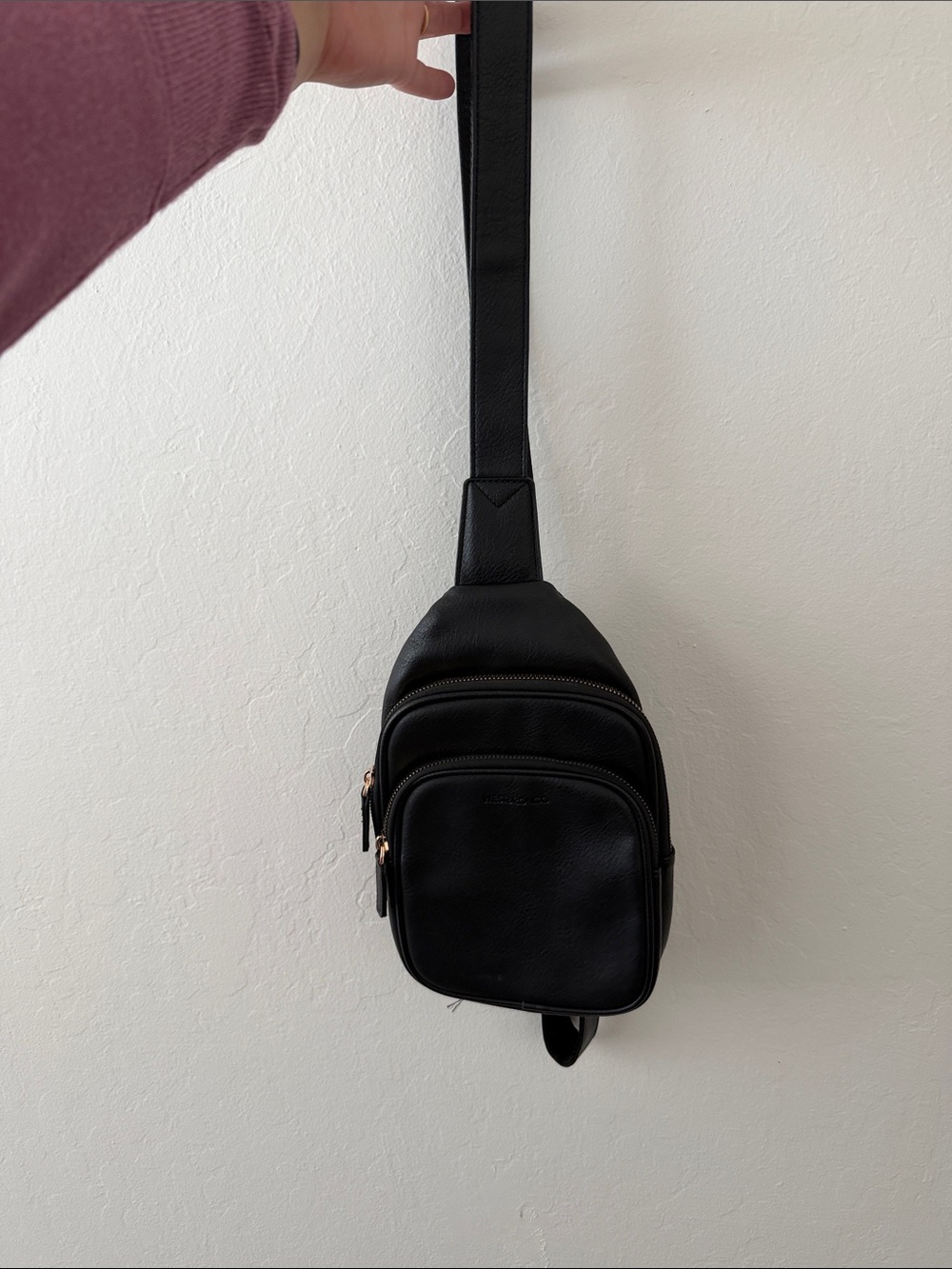 Black Men's Sling Bag - Compact Crossbody Carry